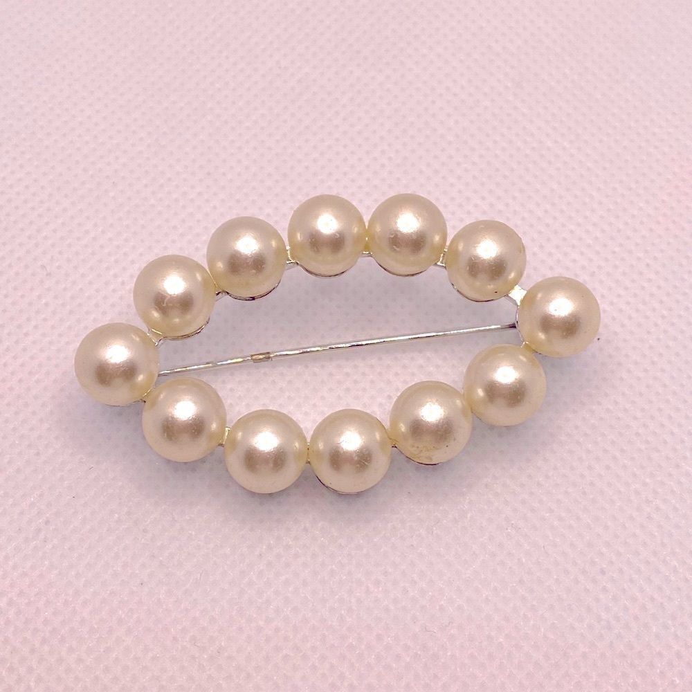 💛 Vintage White Gold Plated Faux White Pearl Brooch